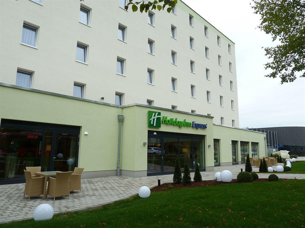 Holiday Inn Express Neunkirchen, An Ihg Hotel Neunkirchen  Exterior foto